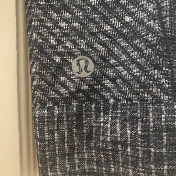 *NOT FOR SALE/SOLD* Lululemon Running Top Hooded Pullover Size 4 - Picture 4 of 4